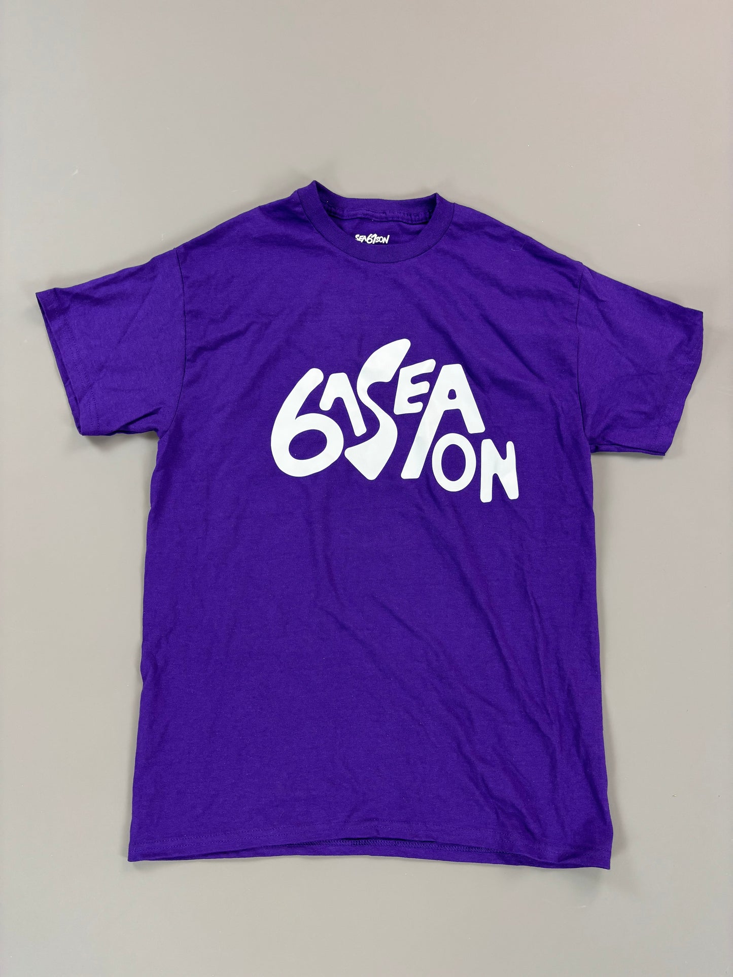 61 Classic T-Shirt L Lila