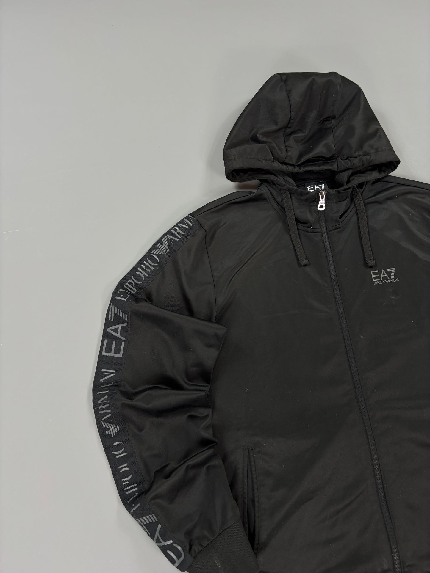 Armani Zip M