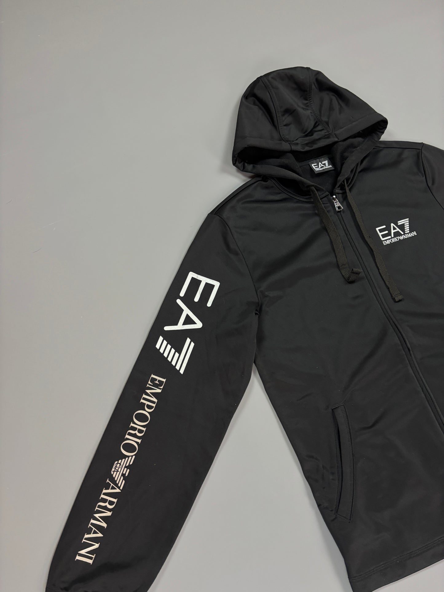 Armani Zip M