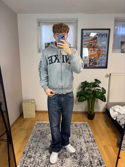 Nike Zip M