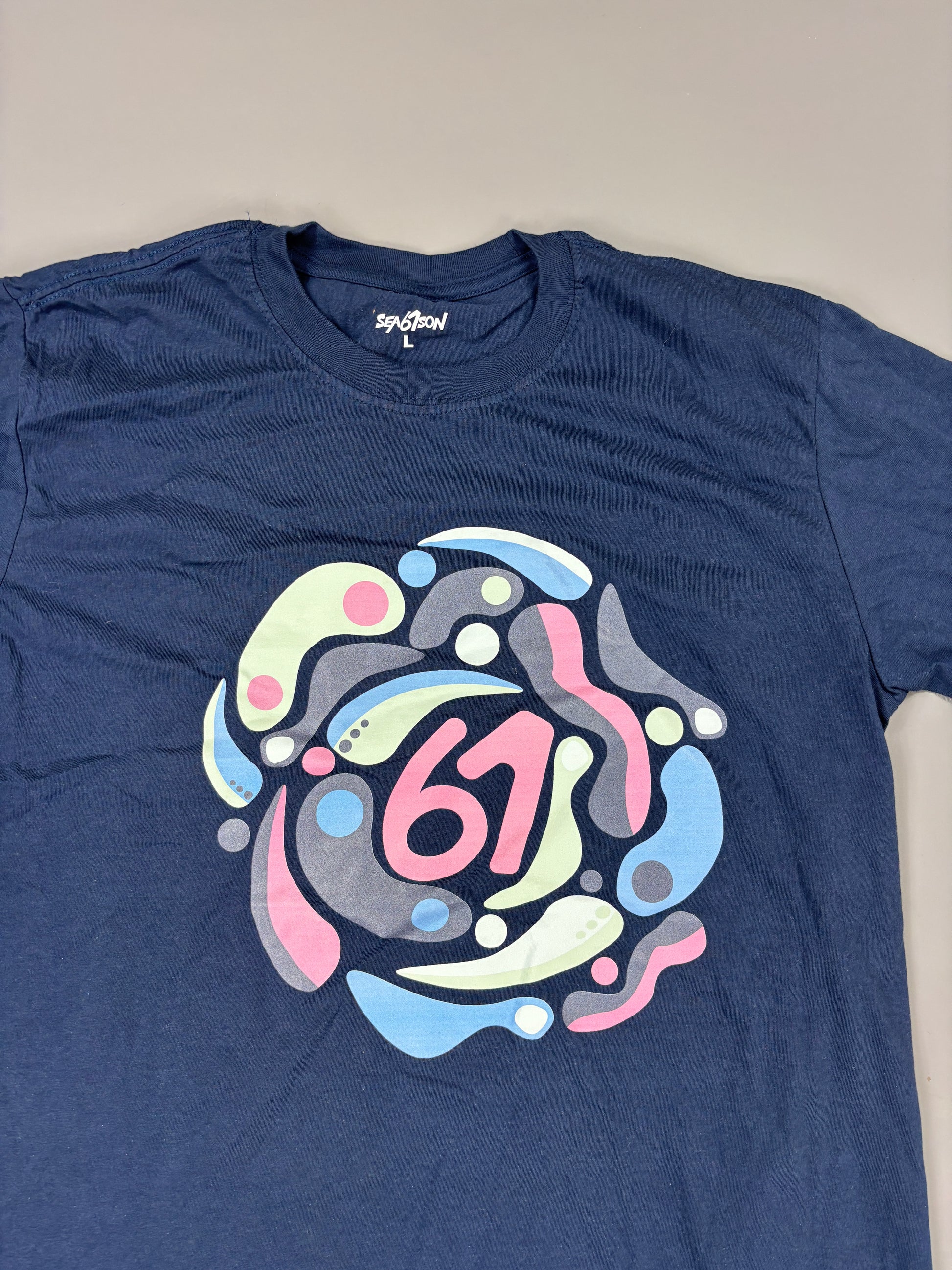 61 T-Shirt (L) 61season