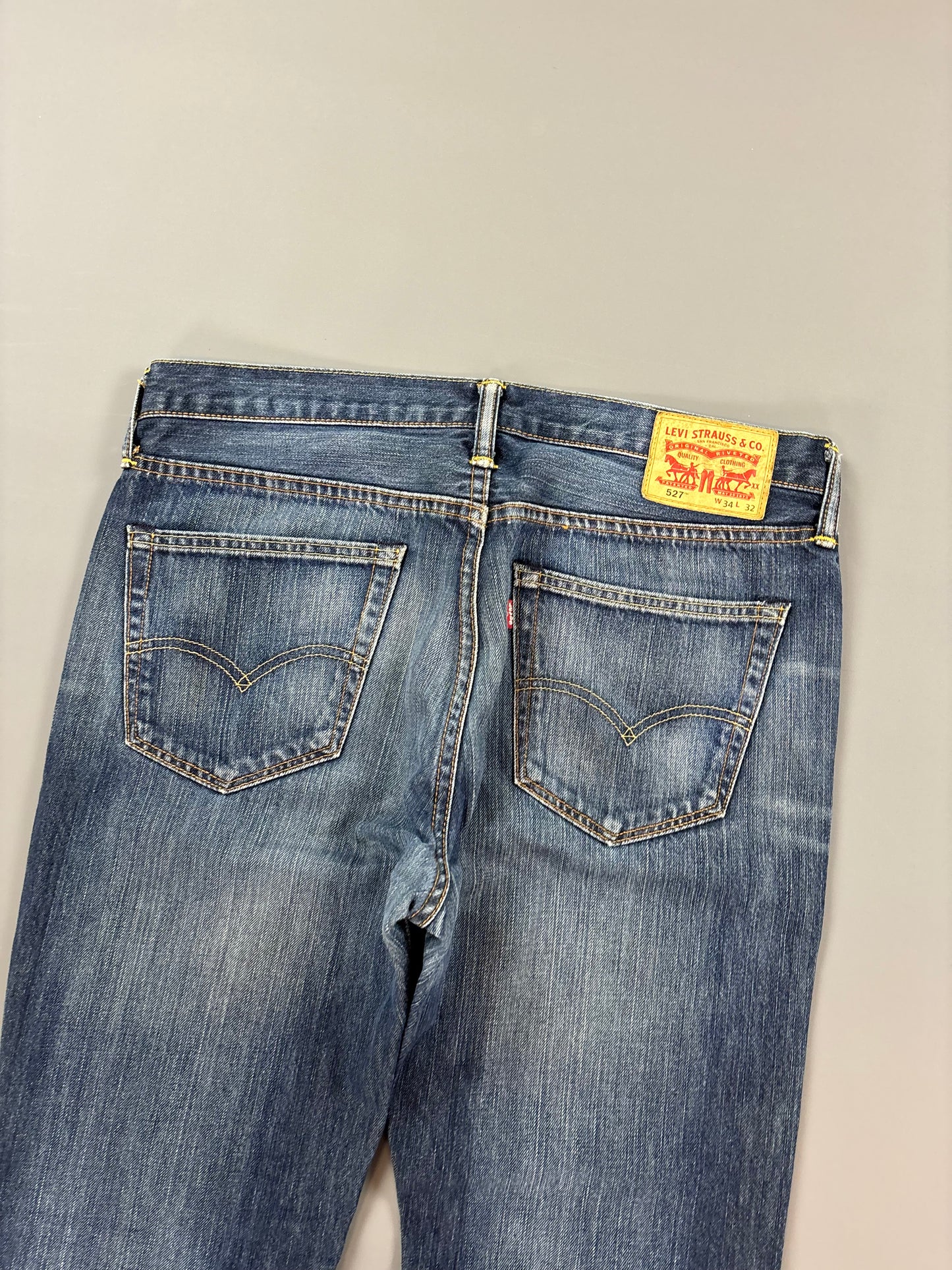 Levis Jeans M-L