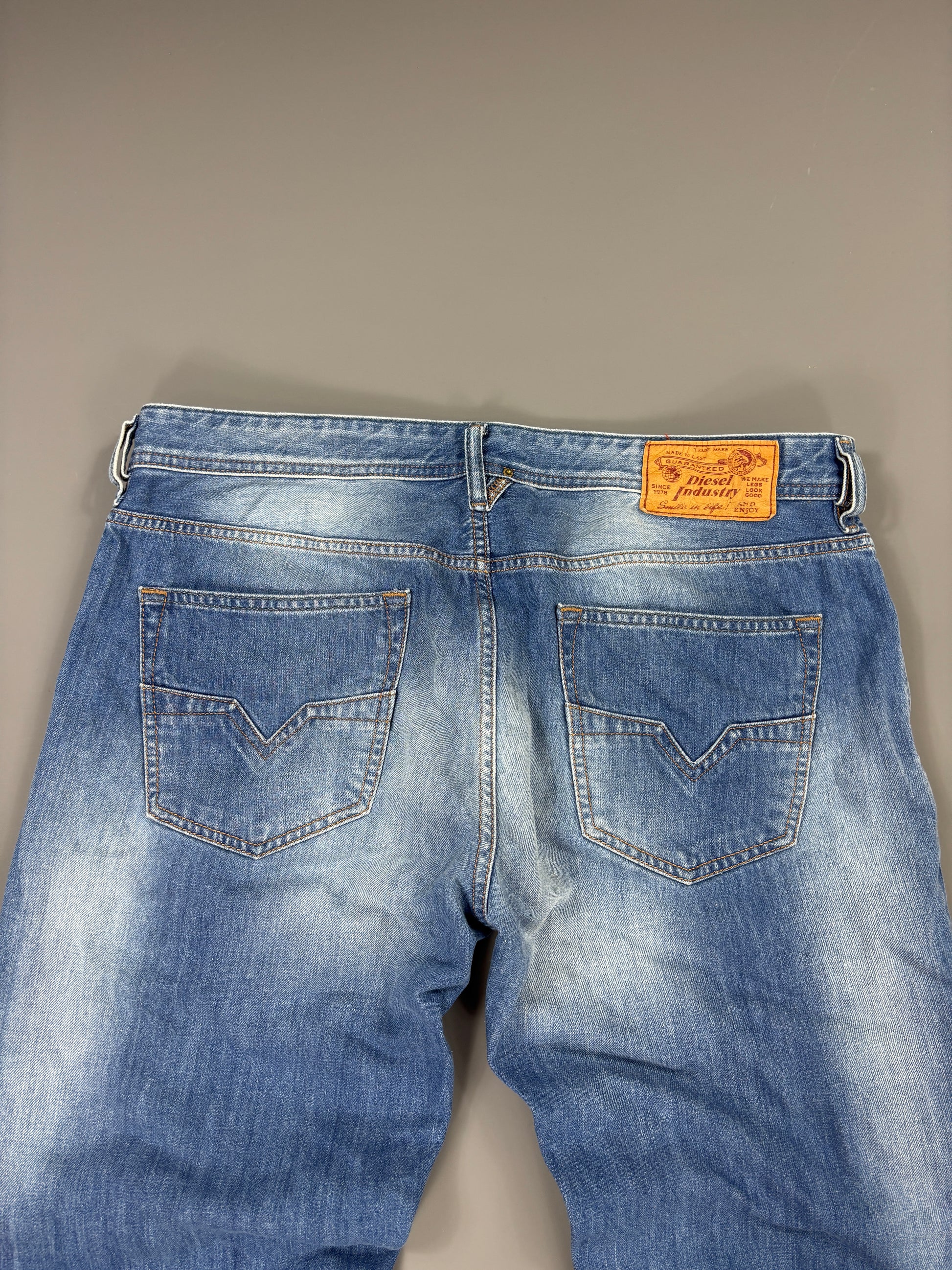 Diesel Jeans vintage washed straight (L) 61season