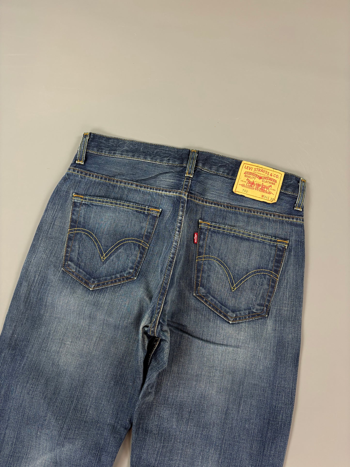 Levis Jeans L (Straight)